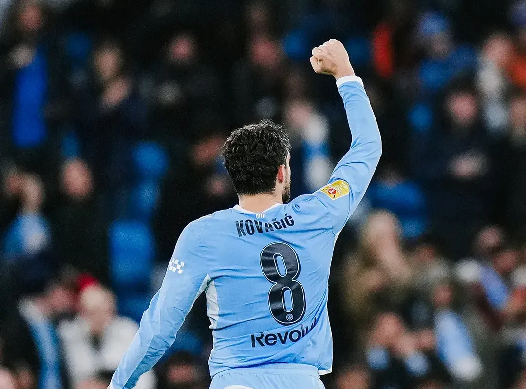 Triunfo nos penáltis leva Man City para a próxima fase